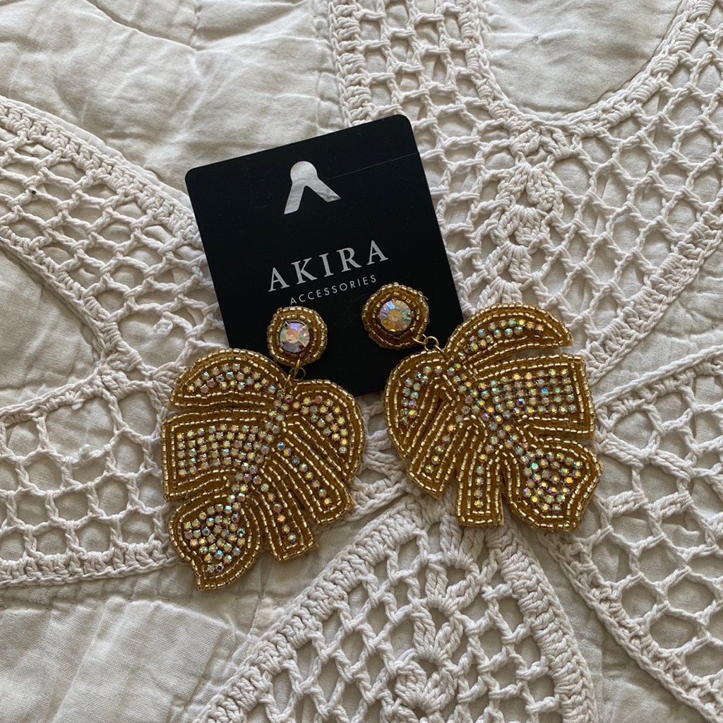 Palm Earrings 15$
